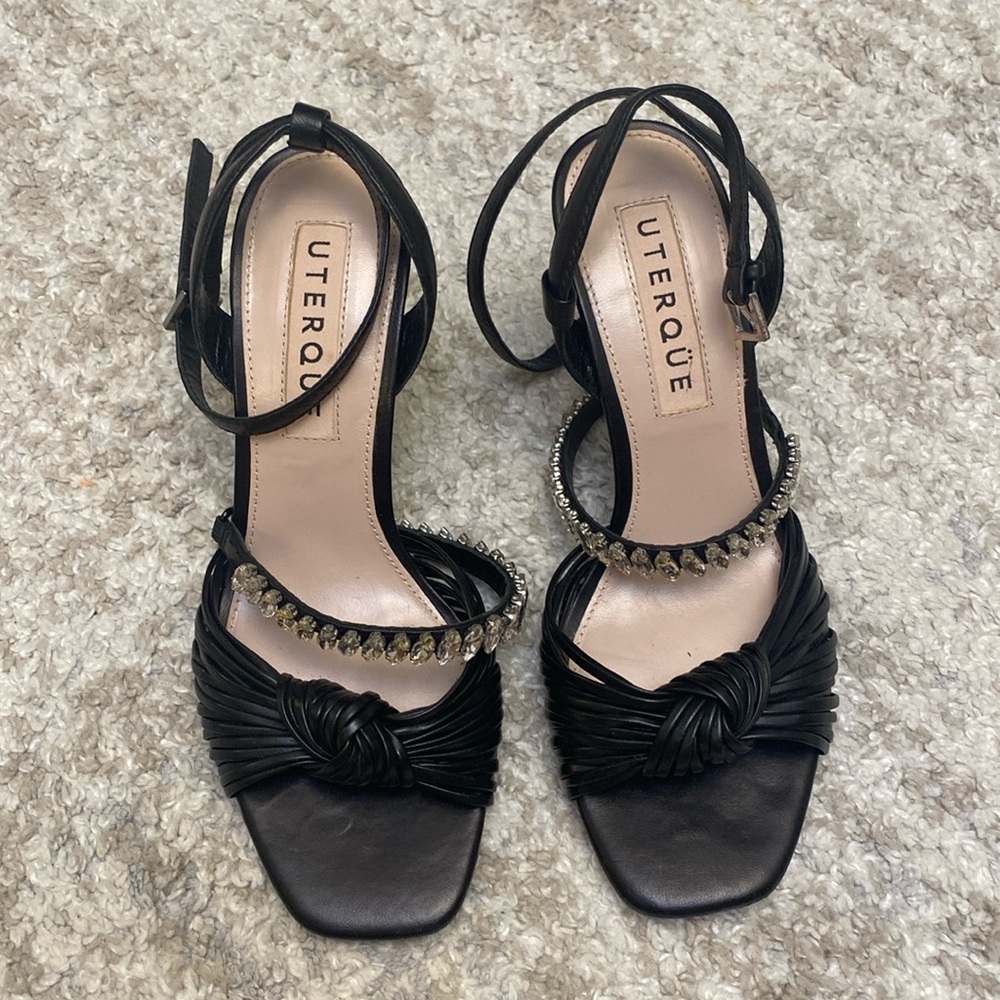 Black sandals UTERQUE